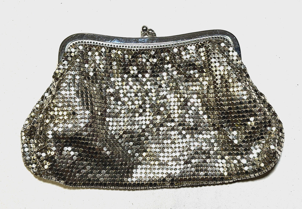 Vintage Whiting & Davis Silver Mesh Coin Purse 7x4